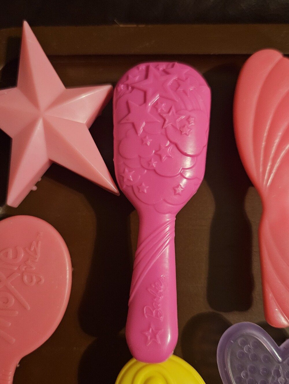 Barbie Doll & Others Hair Brush And Comb Lot 27 Pieces Fashion Doll Accessories - Picture 4 of 7